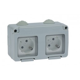 BASE ENCHUFE ESTANCA 16AMP...